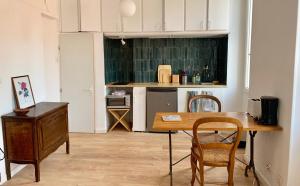 Petit nid proche de la plage et du port