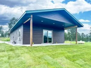 Secret Squirrel Sanctuary - Кастер