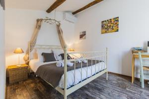 Maisons d'hotes Chambre d'hotes - B&B - Fleur de coton chez Manon en Luberon : photos des chambres