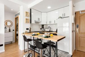 Soleado y luminoso a 3 minutos de la playa-Carihuela