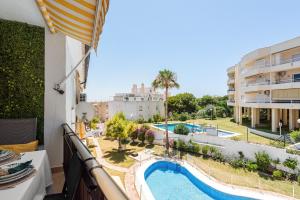 Soleado y luminoso a 3 minutos de la playa-Carihuela