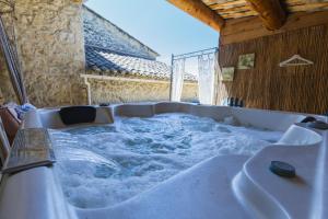 Maisons de vacances Gite Petit Luberon chez Manon en Luberon - Vacation rental in guest house : photos des chambres