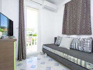 Apartment Aquanur-4 by Interhome