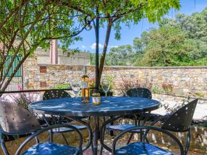 Maisons de vacances Holiday Home La maison aux volets bleus by Interhome : photos des chambres