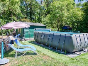 Maisons de vacances Holiday Home La maison aux volets bleus by Interhome : photos des chambres
