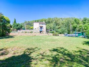 Maisons de vacances Holiday Home La maison aux volets bleus by Interhome : photos des chambres