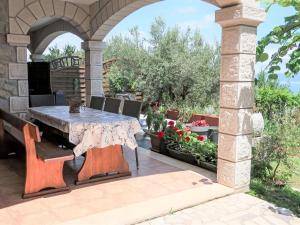 Apartment Victory-2 by Interhome