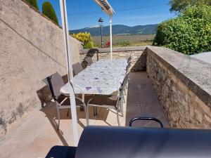 Maisons de vacances Gite de caractere au pied du Mont Ventoux avec piscine couverte : photos des chambres