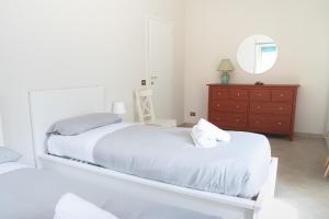 Vatican 4 BedRoom Apartment with Private Parking