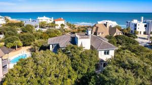 Six-Bedroom House room in Pearce Chateau home by Peace Vacations