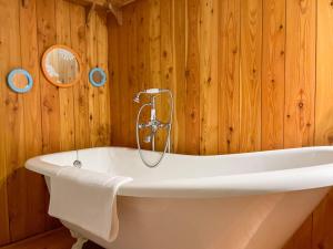 Appartements La Maison Bleue - Historic House in the Heart of Riquewihr : photos des chambres