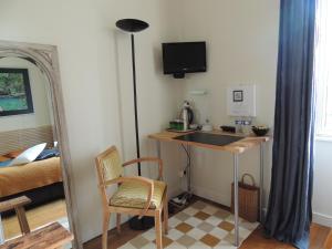 B&B / Chambres d'hotes Chambre d'hote le jardin de l'Esplanade Rennes Centre et gare : photos des chambres