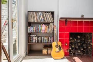 Large Period House with Garden near Peckham London - Pass the Keys