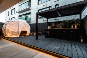 Urban Deluxe Igloo with Jacuzzi&Garden