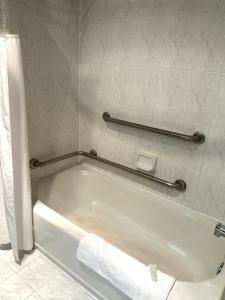 King Room with Sofa Bed room in Shilo Inn Portland Airport