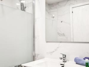 Apartment Eva Mar by Interhome