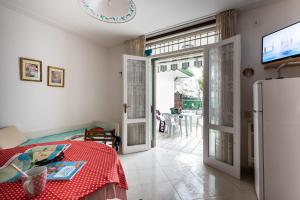 Luminous apartment with garden