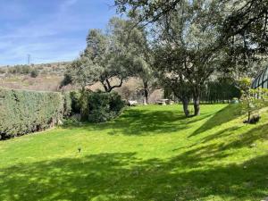 Villa con Jacuzzi exterior y Piscina cubiertos