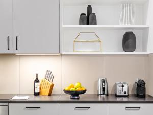 LivinParis - Luxury AC 3 Bedrooms Le Louvre I