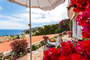 Villas ROMANTIC VILLA VI4412 By Riviera Holiday Homes : photos des chambres
