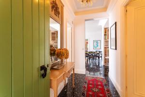 ROMANTIC VILLA VI4412 By Riviera Holiday Homes