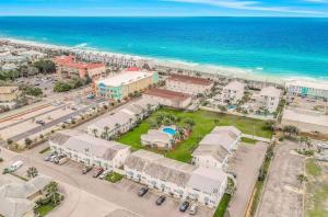 Summerhouse 14 by Newman-Dailey