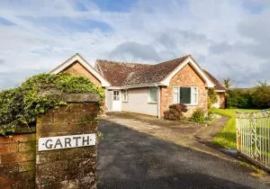 Garth - a family home by the sea - Dinas