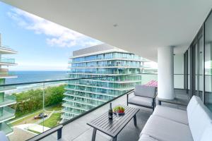 Your Holidays Waves D976