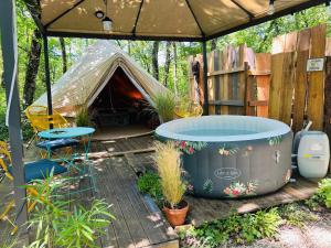 Tentes de luxe CYBELE : photos des chambres