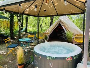 Tentes de luxe CYBELE : photos des chambres