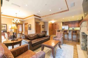 Catamount Lodge 308 by East West Hospitality