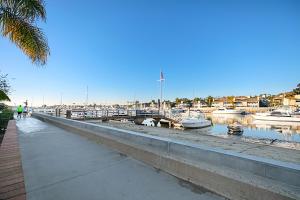 1011 N Bayfront A & B