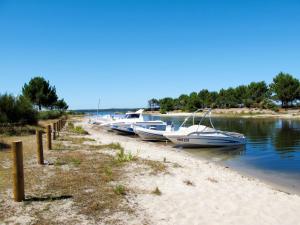 Maisons de vacances Holiday Home La Cheneraie by Interhome : photos des chambres