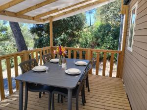 Campings Camping le Cezanne Montagne Sainte-Victoire : photos des chambres