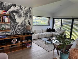 Villas Maison et piscine chauffee, vue Monts du Lyonnais : photos des chambres