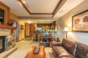 Catamount Lodge 312 by East West Hospitality