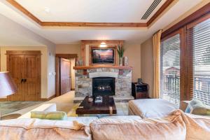 Catamount Lodge 305B by East West Hospitality