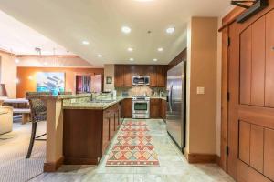 Catamount Lodge 305B by East West Hospitality