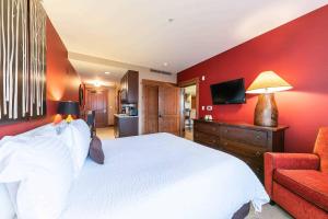 Catamount Lodge 305A by East West Hospitality