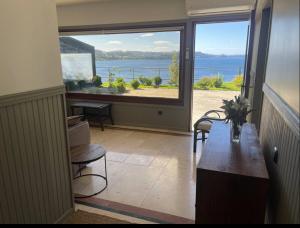 Departamento frente al lago