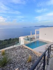 Nissaki Villas - Siniés