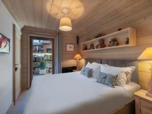 Appartement familial à Courchevel avec terrasse et parking couvert - FR-1-563-25