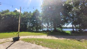 Winnica Niebò - domek z balią nad jeziorem