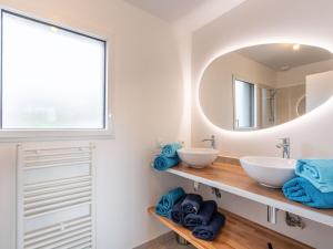 Maisons de vacances Holiday Home Lagon bleu by Interhome : photos des chambres