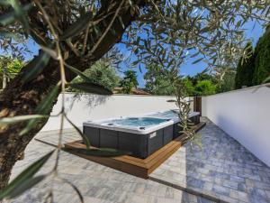 Holiday Home Villa Lucky by Interhome 