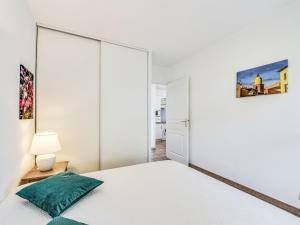 Apartment Le Jardin dArtemis-2 by Interhome