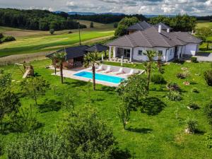 Holiday Home Countryside estate by Interhome - 4hvězdičkové hotely ve městě Križevci