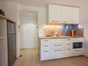 Apartment Domaine du Préconil-5 by Interhome