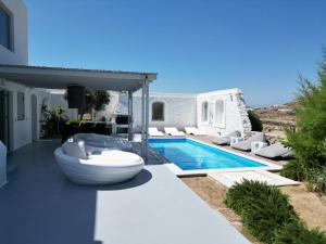Stunning 4Bed Villa with Pool in Kalafatis Spilia