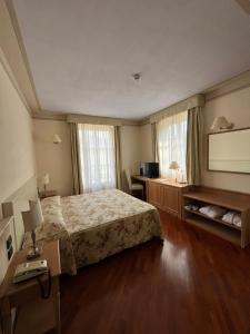 Double or Twin Room - Disability Bathroom